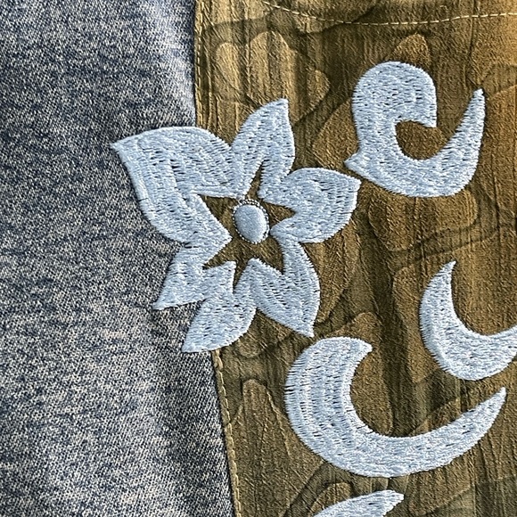 New!  Vintage 90s, Y2K.  Beautiful embroidery and embellishment.  Boot cut-8 - Picture 5 of 11